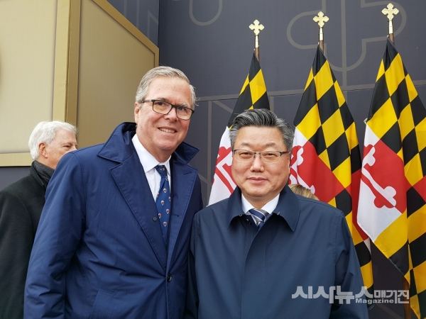 John Ellis Jeb Bush (George H. W. Bush 전 美 대통령 동생과 함께)