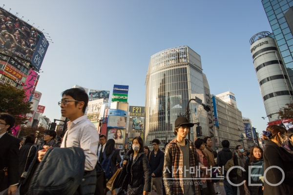 아베 신조 총리의 이러한 방침은 자국민들 조차 등을 돌리게 할지도 모른다...... 사진=Unsplash