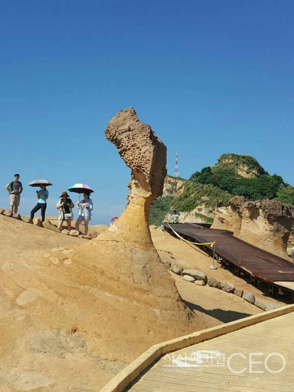 같은 여왕머리바위보다 사이즈가 작아 작은여왕머리바위로 불리는 암석 아마 큰여왕머리바위가 사라진다면 여왕머리바위는 이것 하나만이 남지않을까? (사진=이가영기자)