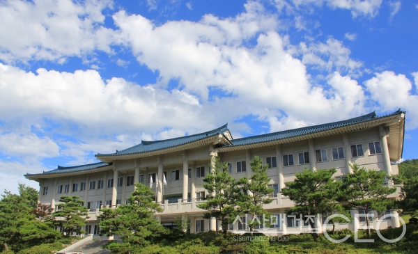 모두가 부처님 되어 낙원 세상 열어가는 성직자 배출