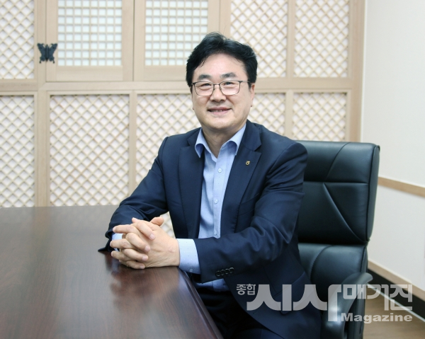 “대기업 못지 않은 미래전략실 운영과 경제사업 비중 늘려 1조원시대 김제농협을 만들어 갑니다”