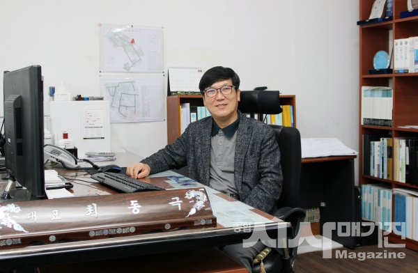 건설 산업의 기본 토대 “정직과 신뢰는 불황에도 35년을 버티게 한 힘이죠”
