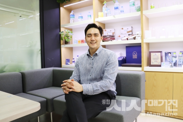 “자연과 사회를 살리는 글로벌 기업으로서, 더 나은 미래를 만들겠습니다”
