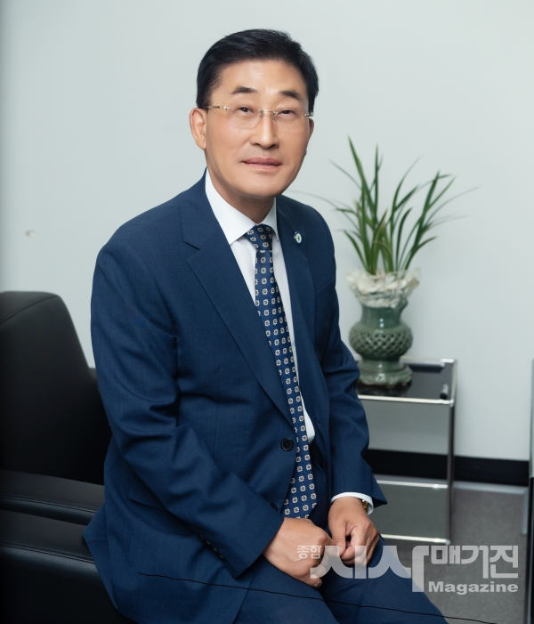 [Cover Story]  휴림로봇 회장 ‘넷제로(NET ZERO) 2050 기후재단’ 장대식 이사장