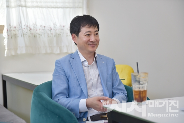 “ 전국 군 단위 브랜드 평판 1위 예산군,   앞으로 더욱 발전된 지자체를 위해 더 큰 노력을 하겠습니다. ”