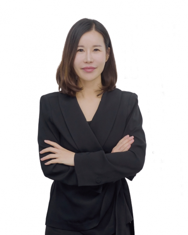 혁신적인 소재 ‘미넥신’으로 생명 공학 기술이 적용된 피부와 두피 관련 화장품 제품들을 만들고 있습니다