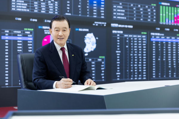 Power Interviwe  취임 1주년, 한국농수산식품유통공사(aT)센터 20대 홍문표 사장