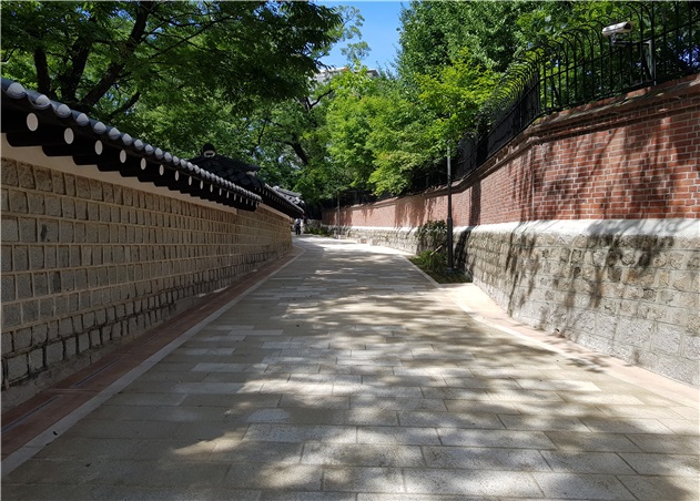 끊겼던 '덕수궁 돌담길' 60년 만에 시민 품… 30일 개방