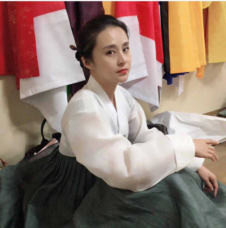 신과 사람을 연결해 주고 편안한 삶 기원해 주다, 나라신궁 이문향 보살